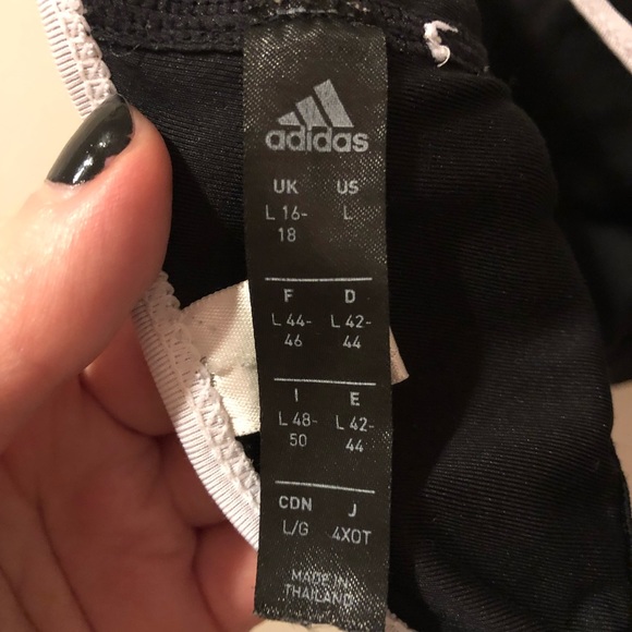 ⛔️SOLD⛔️ Adidas 🖤 Strappy Back Sports Bra - Picture 3 of 14